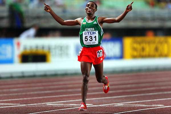 Kenenisa Bekele wins his third consecutive World 10,000m title (Getty Images)