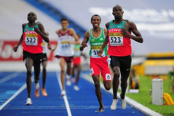 Leonard Kirwa KOSENCHA of Kenya crosses the line to win the Boys 800 metres final - Day Four - WYC Lille 2011 (Getty Images)