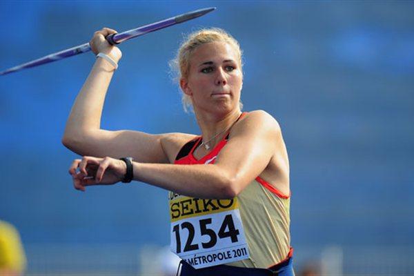 Christin HUSSONG (GER) during the Girls Javelin qualification during day one of the WYC Lille 2011 (Getty Images)