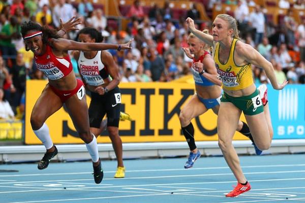 Brianna Rollins and Sally Pearson in the womens100m Hurdles at the IAAF World Athletics Championships Moscow 2013 (Getty Images)