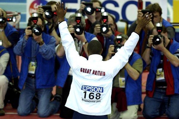 Colin Jackson (GBR) bids farewell to the media and the crowd (Getty Images)