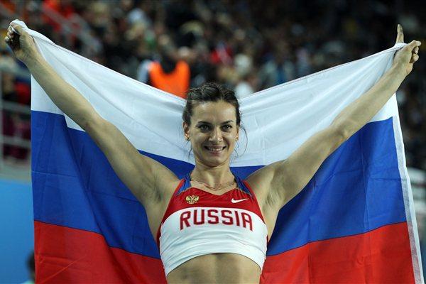 Elena Isinbaeva of Russia celebrates as she wins gold in the Women’s Pole Vault Final during day three - WIC Istanbul (Getty Images)