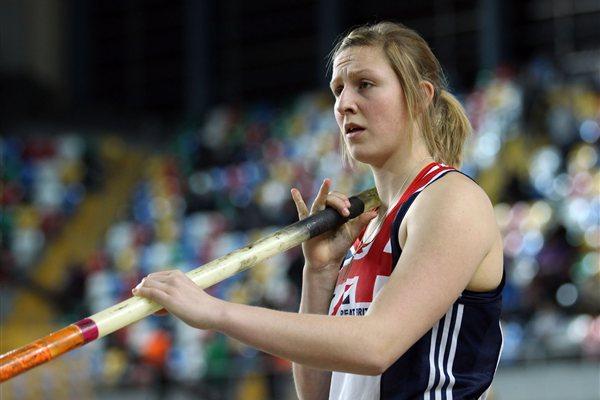 Holly Bleasdale of Great Britain warms up prior to the Women’s Pole Vault Final during day three - WIC Istanbul (Getty Images)