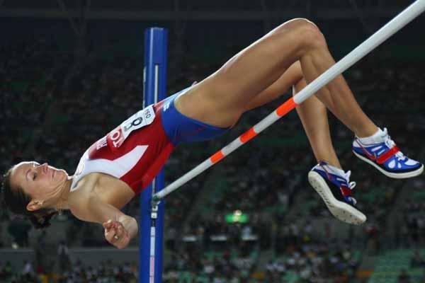 Yelena Slesarenko of Russia in action in the High Jump Final (Getty Images)
