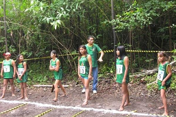 Start of women's 50m in the Amazonian jungle (Nick Davies)