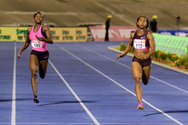 Shelly-Ann Fraser-Pryce (right) winning the 200m at the 2013 Jamaican Championships (Anthony Foster)
