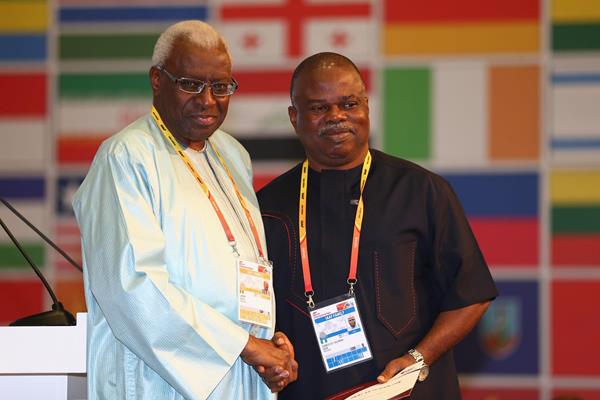 Solomon Ogba receives an IAAF Veteran Pin at the 49th IAAF Congress in Moscow (IAAF)