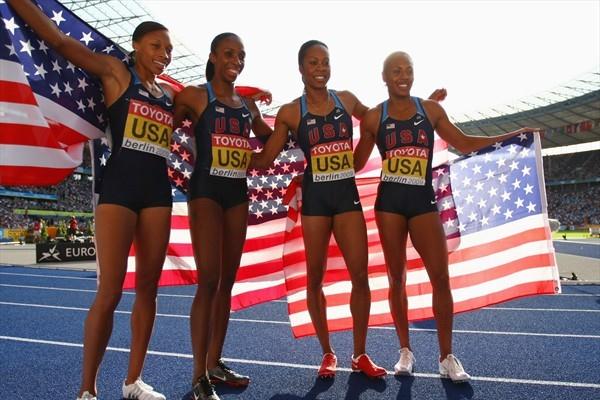 The gold medal winning 4x400m quartet (L-R) Allyson Felix, Lashinda Demus, Sanya Richards and Debbie Dunn of the United States (Getty Images)