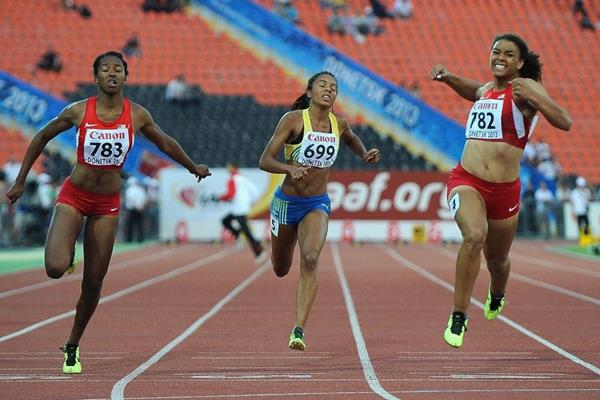 Ky Westbrook, Ariana Washington and Irene Ekelund in the girls 100m Final at the IAAF World Youth Championships 2013 (Getty Images)