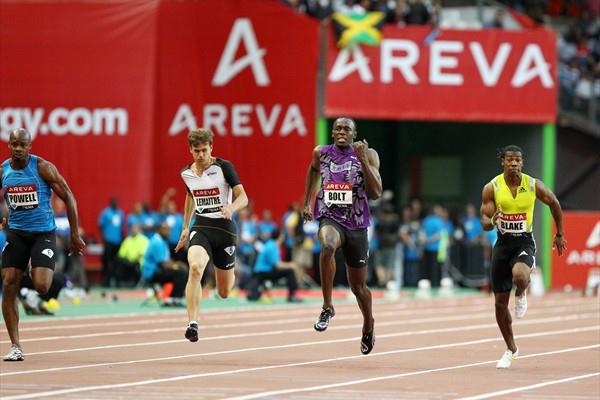 Usain Bolt defeats Asafa Powell in Paris (Errol Anderson)