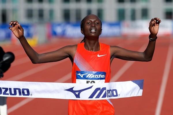 Alice Timbilil wins the 2010 Amsterdam Marathon (Orange Pictures | Karel Delvoye)