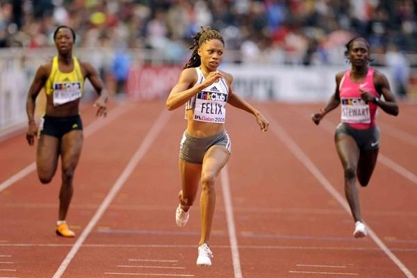 Dominating 21.88 dash for Allyson Felix in Stockholm (Hasse Sjögren)