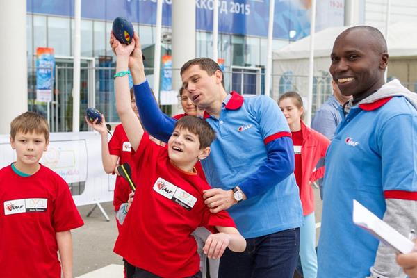 Yuriy Borzakovskiy at the IAAF / Nestlé Kids’ Athletics event in Sochi (Getty Images)