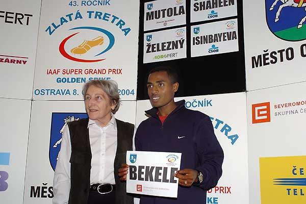 Mrs. Dana Zatopkova with Kenenisa Bekele (Golden Spike)