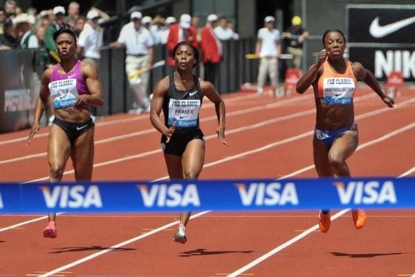Veronica Campbell-Brown beats Shelly-Ann Fraser and Carmelita Jeter in the 100m at the Prefontaine Classic (Kirby Lee)