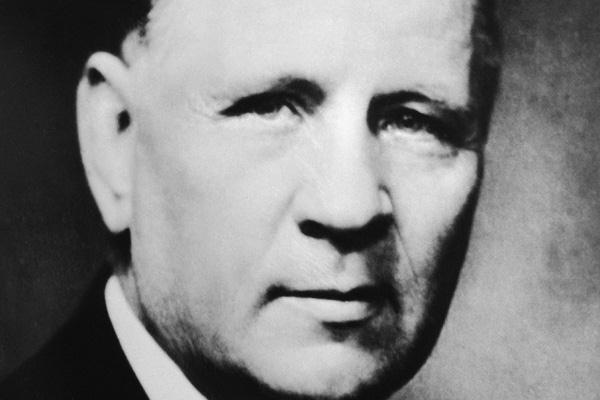 J Sigfrid Edström ()