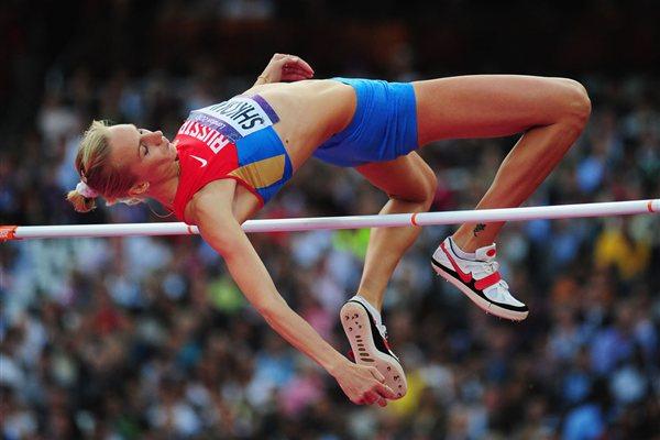Svetlana Shkolina of Russia jumps and wins the bronze medal in the Women's High Jump Final  of the London 2012 Olympic Games on August 11, 2012 (Getty Images)