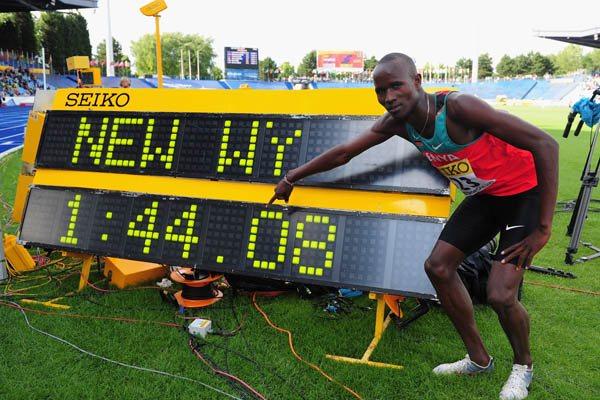 Leonard Kirwa Kosencha celebrates setting a new World Youth 800m best (Getty Images)