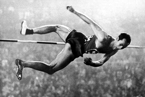 Valeriy Brumel - 1964 Olympic High Jump Champion (Hulton archive - Getty Images)