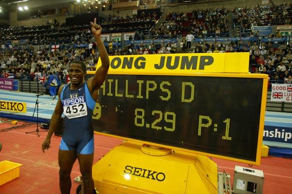 Dwight Phillips (USA) after winning the men's long jump (Getty Images)