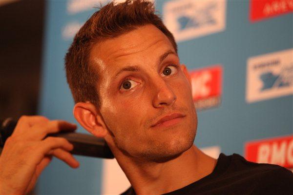 Renaud Lavillenie meets the media in Paris (Jean-Pierre Durand)