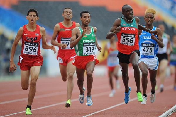 Action shot in the boys' 1500m heat 3 at the IAAF World Youth Championships 2013 (Getty Images)