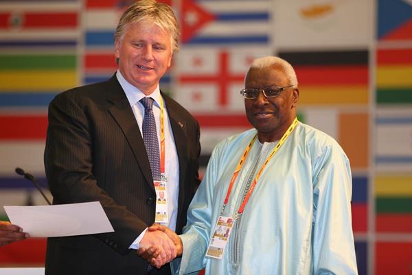 Geoff Gardner receives an IAAF Veteran Pin at the 49th IAAF Congress in Moscow (IAAF)