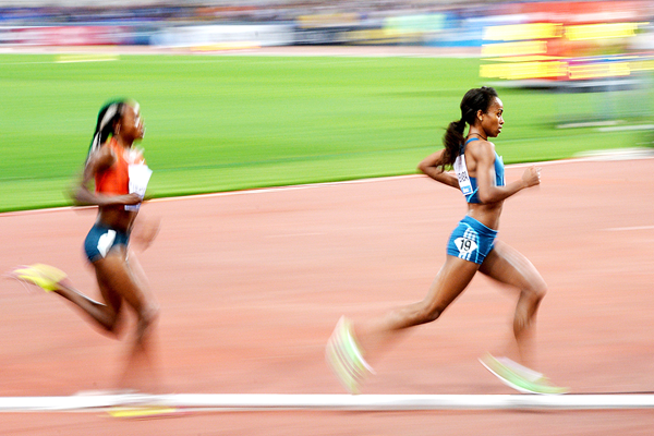 Genzebe Dibaba on her way to another IAAF Diamond League victory (AFP / Getty Images)