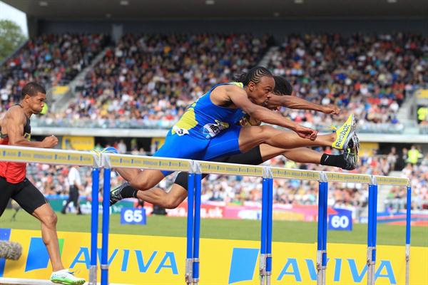 Fast! Aries Merritt edges Jason Richardson in the Birmingham high hurdles, 12.95 to 12.98 (Jean-Pierre Durand)