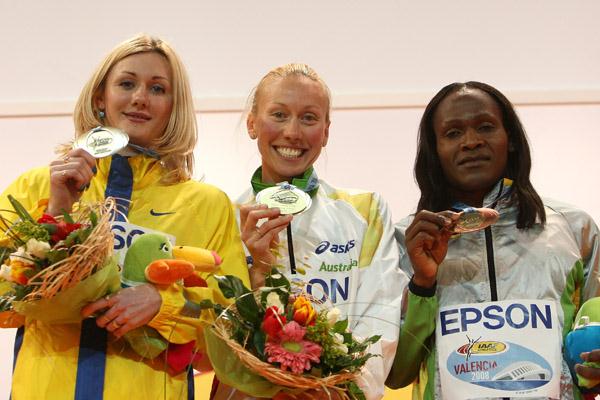 Women's 800m medallists: Tetyana Petlyuk, Tamsyn Lewis, Maria Mutola (Getty Images)