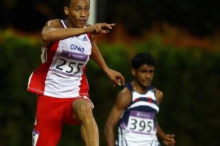 Norge Sotomayor of Cuba, 2009 World Youth champion, takes 400m Hurdles glory in Singapore (Getty Images)