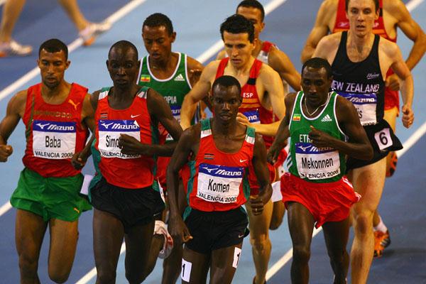 Daniel Komen and Deresse Mekonnen in the men's 1500m final (Getty Images)