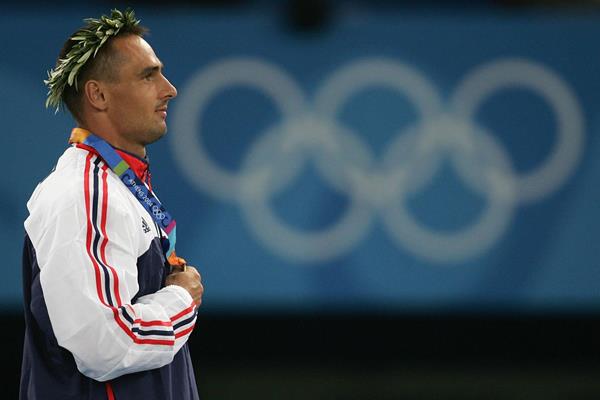 Roman Sebrle on top of the podium at the 2004 Olympic Games in Athens (Getty Images)