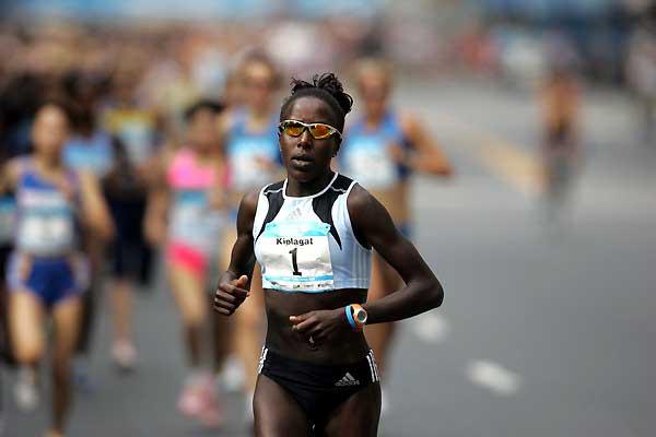 Lornah Kiplagat running in New York (Victah Sailer)