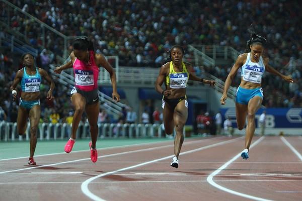 Allyson Felix edges out Sanya Richards in the women's 200m, both clocking 22.29 (Getty Images)
