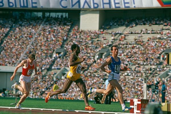 Pietro Mennea wins the 1980 Olympic 200m title (Getty Images)