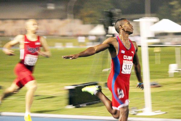 Cuba's Reynier Mena, winner of the 200m at the 2013 Pan-American Junior Championships (Julio César Sandoval)