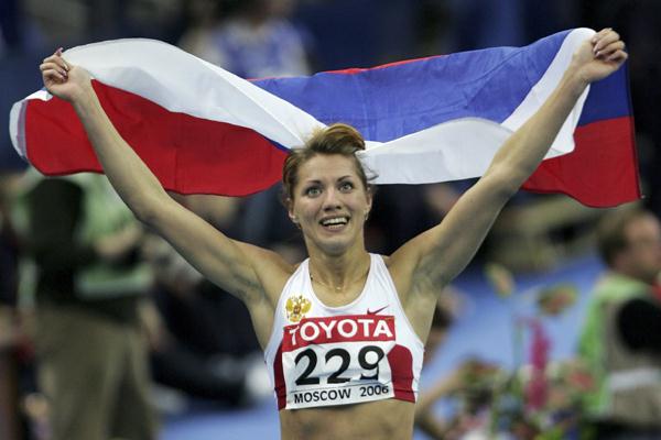 Olesya Krasnomovets of Russia celebrates her victory in the women's 400m final (Getty Images)