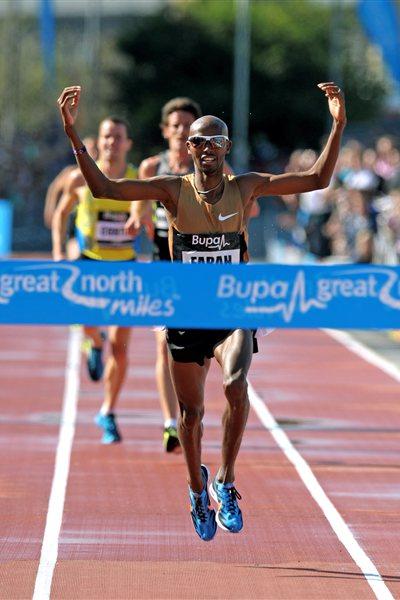 Mo Farah winning the 2 Miles at the Great North City Games (Mark Shearman )