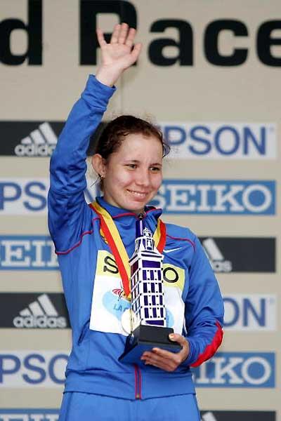 Russia’s Vera Sokolova with her La Coruña trophy (Getty Images)
