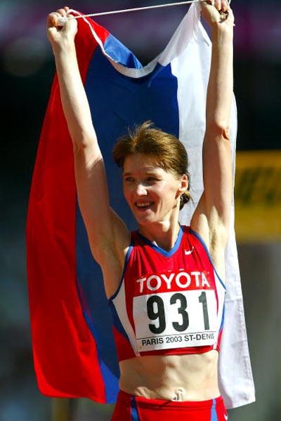 Yelena Nikolayeva celebrates after 20km Walk victory (Getty Images)