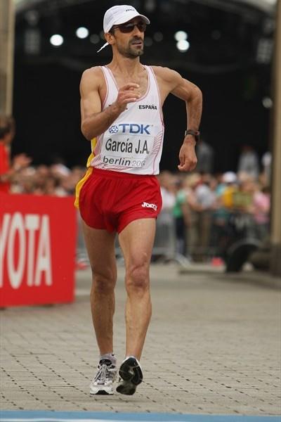 Jesús Angel García of Spain crosses the finish line to win the bronze medal in the men's 50km Race Walk in Berlin (Getty Images)