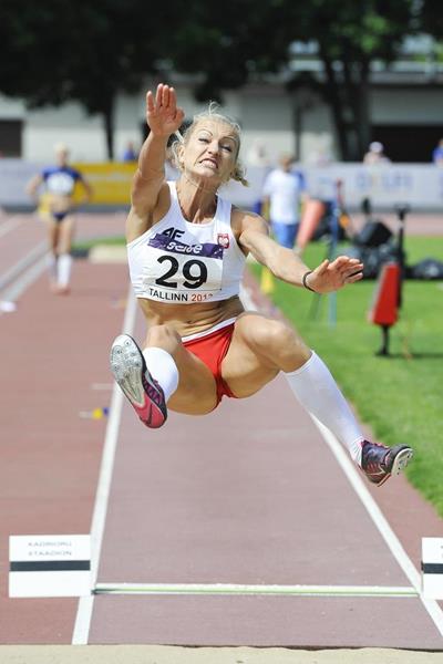 Karolina Tyminska en-route to winning at the 2013 European Cup Combined Events Super League (Marko Mumm / EKJL)