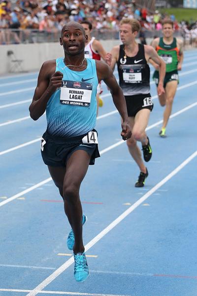 Bernard Lagat kicks for home to win the 5000m at the 2013 US Championships (Getty Images)