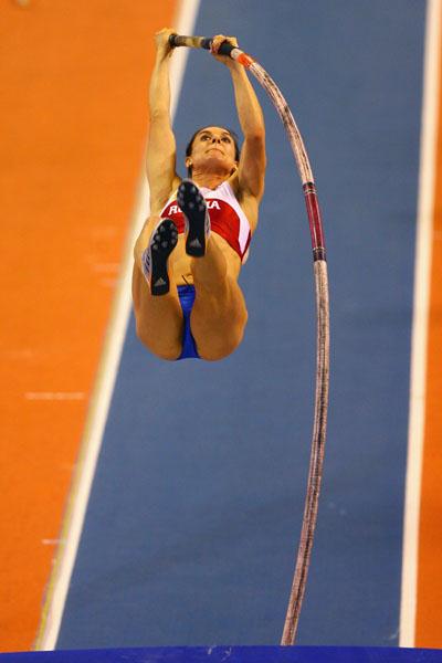 Doing what she does best: Yelena Isinbayeva winning the women's pole vault (Getty Images)