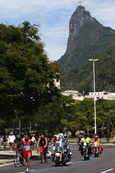 Zersenay Tadese runs past the Corcovado in Rio (Getty Images)