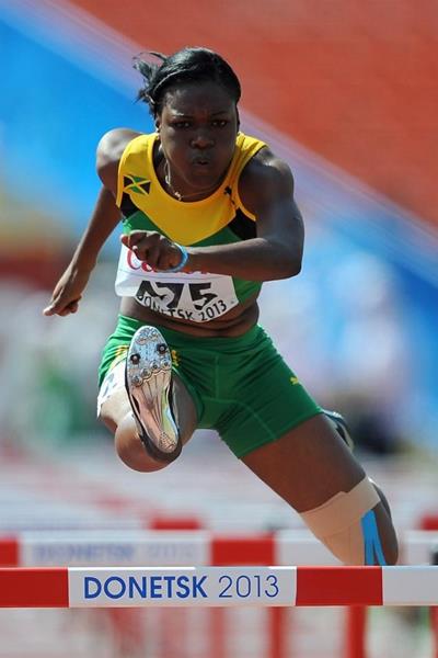 Yanique Thompson in the girls' 100m Hurdles at the IAAF World Youth Championships 2013 (Getty Images)