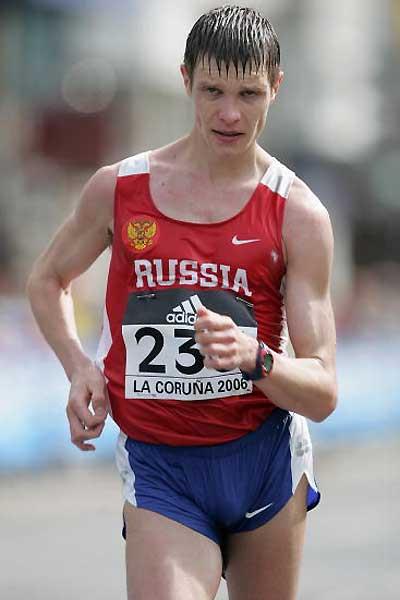 Denis Nizhegorodov (RUS) relentlessly powers to victory (Getty Images)
