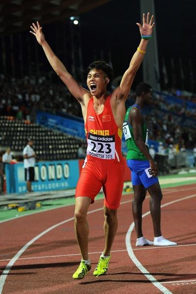 Mo Youxue in the boys' 100m final at the IAAF World Youth Championships 2013 (Getty Images)