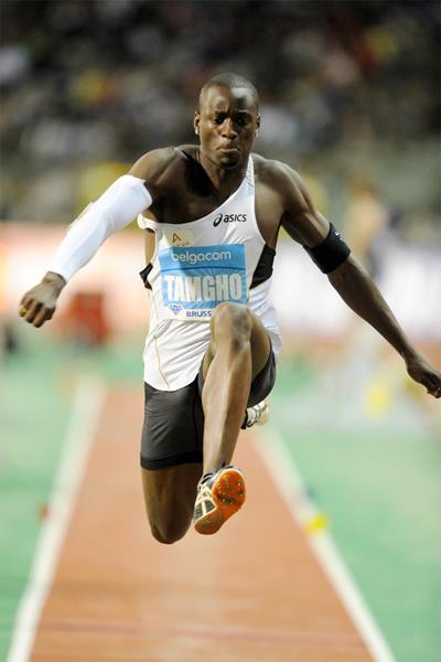 Teddy Tamgho on his way to victory at the 2010 Diamond League meeting in Brussels (Jiro Mochizuki)